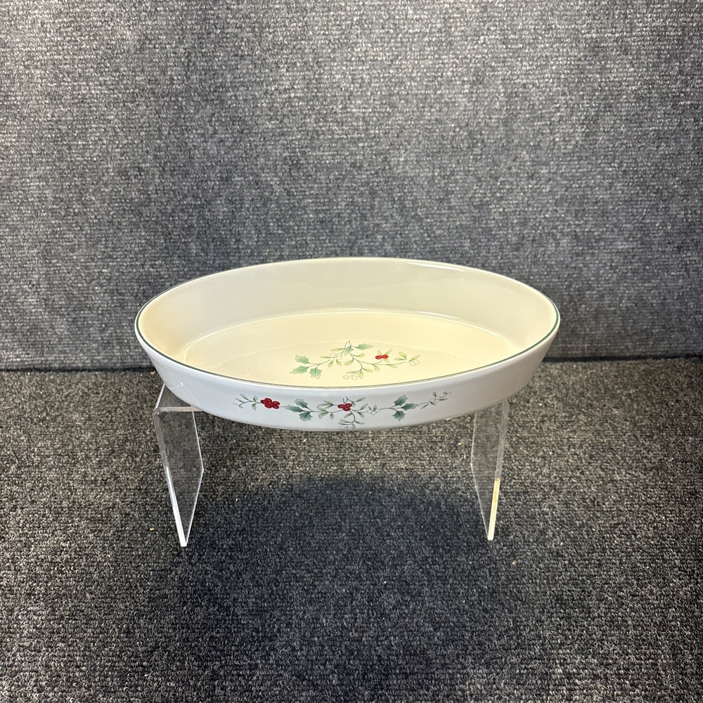 Pfaltzgraff~Winterberry Oval Baker~10.5"X6.5"